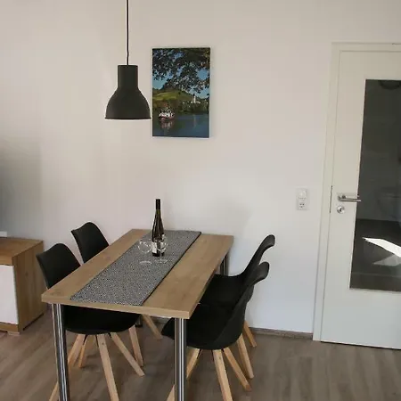 Und - Haus Budinger Alf